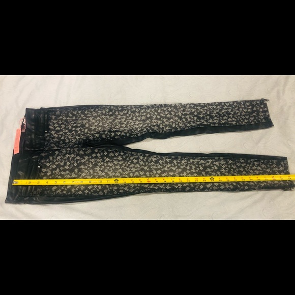 🎉HP🎉🔥Blank NYC🔥Girls Super Skinny Pants🔥Full Measurements in Photos🔥 - Picture 8 of 16